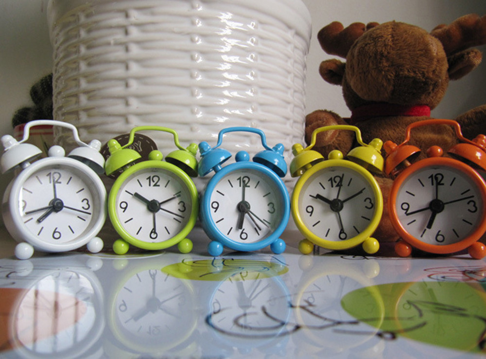 Creative Cute Mini Metal Small - Vintage Alarm Clock 评论和价格